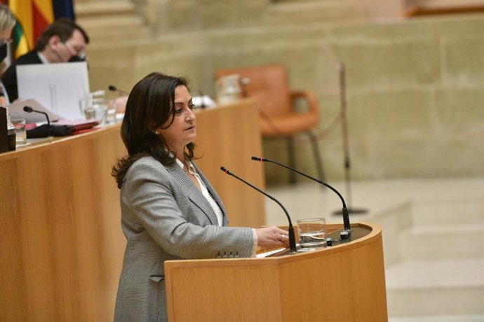 La presidenta de La Rioja, Concha Andreu, interviene en el Parlamento riojano
