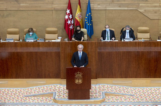 El consejero de Sanidad de la Comunidad de Madrid, Enrique Ruiz Escudero, interviene en un pleno de la Asamblea de Madrid, a 10 de febrero de 2022