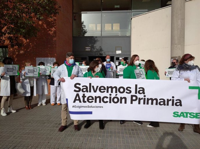 Concentraciones a las puertas de un centro de salud de la Comunidad.