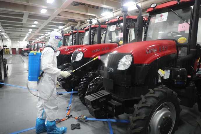 Desinfección de la ayuda enviada por China a Tonga tras la erupción del volcán