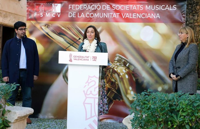 Acto de entrega de las partituras adaptadas de Berlanga a la FSMCV