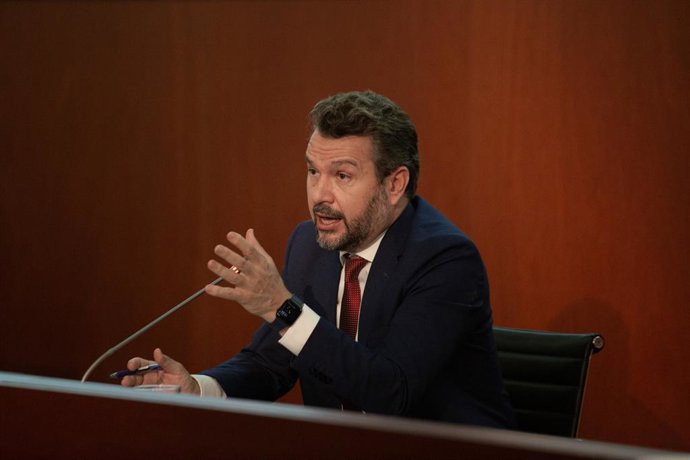 Archivo - El presidente de la Comisión Nacional del Mercado de Valores (CNMV), Rodrigo Buenaventura, interviene en la inauguración telemática de la nueva delegación de la Comisión Nacional del Mercado de Valores (CMNV), a 28 de septiembre de 2021, en Ba