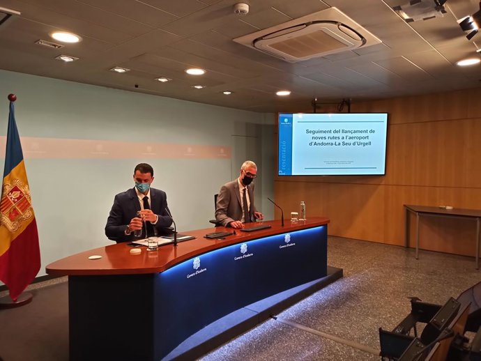 El ministro de Presidencia, Economía y Empresa, Jordi Gallardo, y el secretario de Estado de Economía, ric Bartolomé.