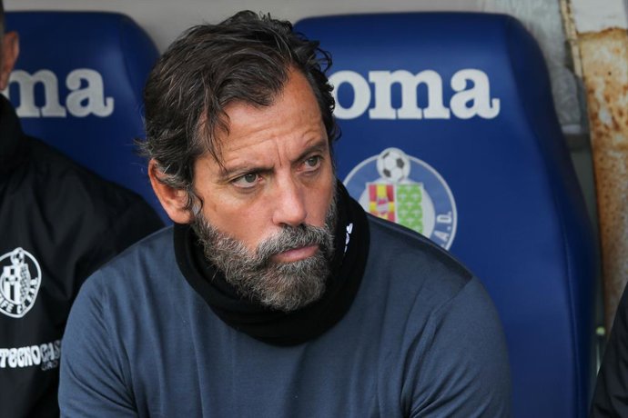 Archivo - Quique Sanchez Flores, head coach of Getafe looks on during La Liga football match played between Getafe CF and Cadiz CF at Coliseum Alfonso Perez on November 21, 2021 in Madrid, Spain.