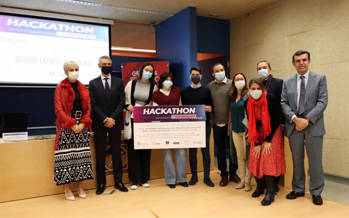 El premio del primer Hackathon UPOemprende ha recaído en el equipo de 'Codem'.