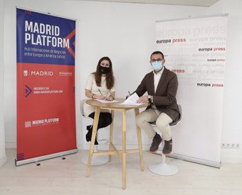 Candelas M. de Cabiedes y Carlos Morales firman co