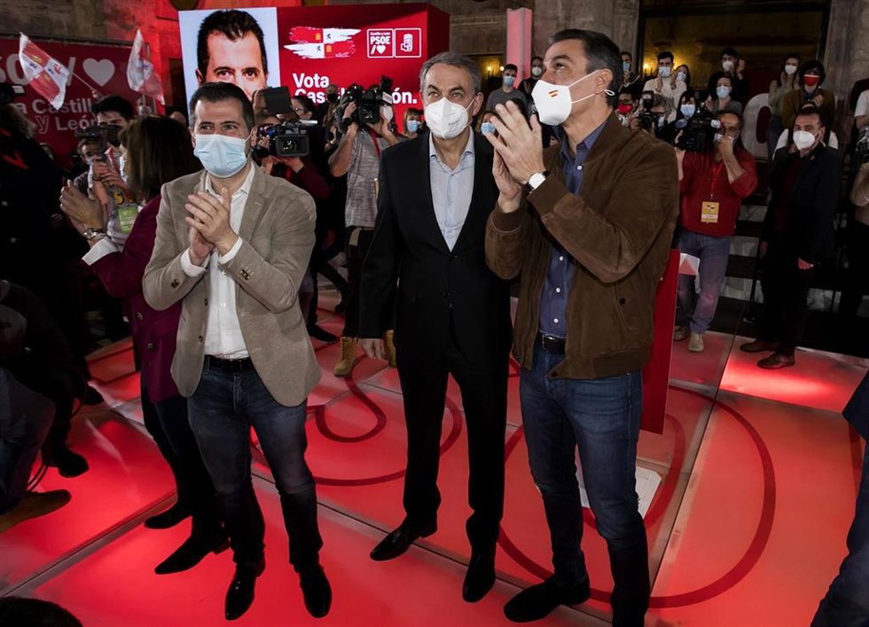 El secretario general del PSOECyL y candidato a la Presidencia de la Junta, Luis Tudanca; el expresidente José Luis Rodríguez Zapatero y el presidente del Gobierno, Pedro Sánchez.