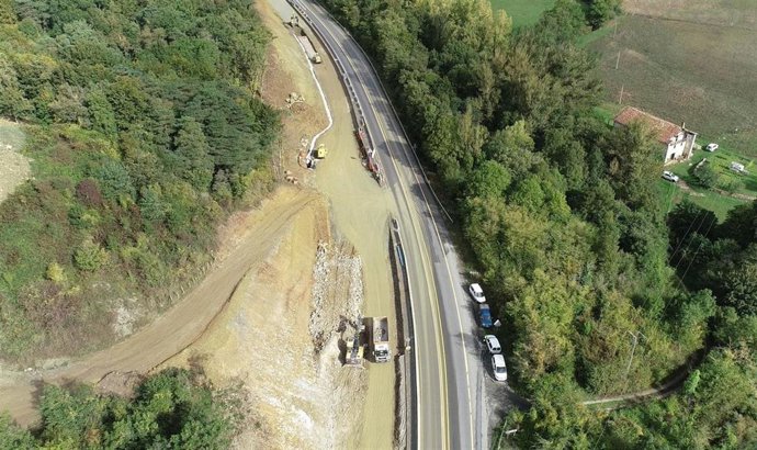 Tramo de la N-121-A entre Burutain y Etulain.