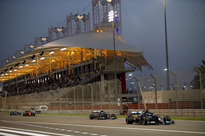 Archivo - 44 HAMILTON Lewis (gbr), Mercedes AMG F1 GP W12 E Performance, action during Formula 1 Gulf Air Bahrain Grand Prix 2021 from March 26 to 28, 2021 on the Bahrain International Circuit, in Sakhir, Bahrain - Photo DPPI