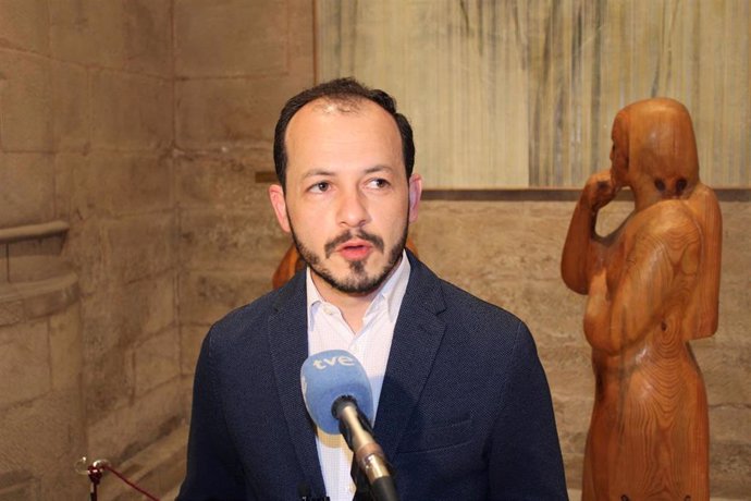El portavoz del Grupo Parlamentario de Ciudadanos (GPCs) La Rioja, Pablo Baena, en declaraciones en el Parlamento