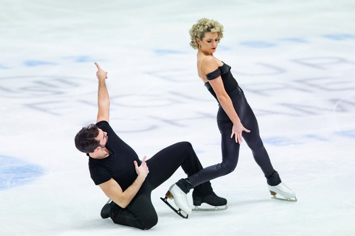 Archivo - Los patinadores españoles Olivia Smart y Adrián Díaz