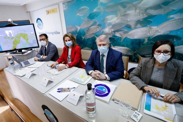 Ministra para la transición Ecológica y el Reto Demográfico, Teresa Ribera, presentar los avances  para recuperar el Mar Menor reunión con colectivos, organizaciones y universidades. Delegado del gobierno, José Vélez, Francisca Baraza y Miguel A Gonzalez