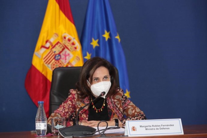 La ministra de Defensa, Margarita Robles, en la reunión por videoconferencia con sus socios de la UE para estudiar el futuro de las misiones en Mali