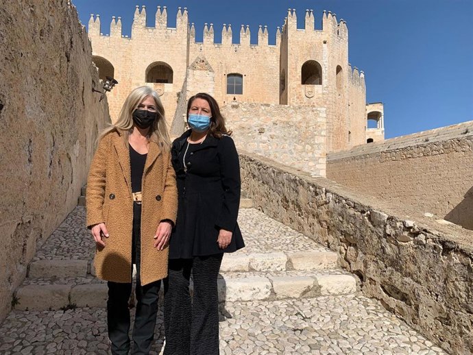 La consejera de Cultura y Patrimonio Histórico, Patricia del Pozo, y la consejera de Agricultura, Ganadería, Pesca y Desarrollo Sostenible, Carmen Crespo, visitan el Castillo de Vélez-Blanco (Almería).