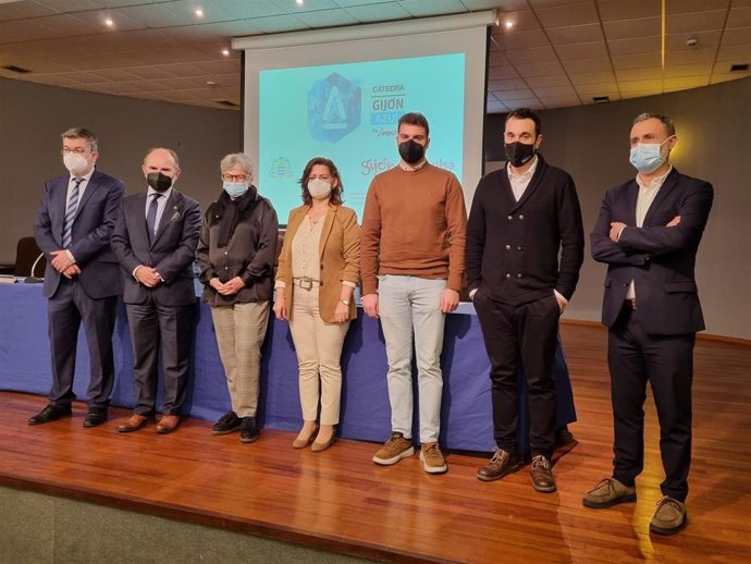 Presentación en el campus gijonés de la catedra 'Gijón Azul', impulsada por la Universidad de Oviedo y Gijón Impulsa