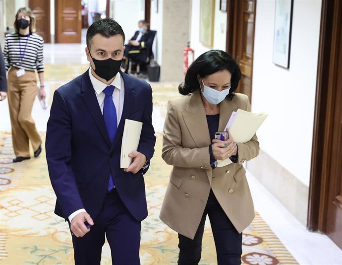 El portavoz del Grupo Parlamentario Socialista, Héctor Gómez, a su llegada a una Junta de Portavoces en el Congreso de los Diputados, a 1 de febrero de 2022, en Madrid (España).