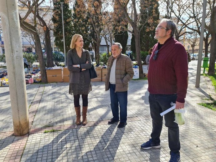 La portavoz del grupo municipal Cs Palma, Eva Pomar, en su visita al barrio de sa Vileta.