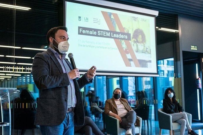 El concejal delegado de Innovación y Emprendimiento, Ángel Niño, en la jornada Female STEM Leaders