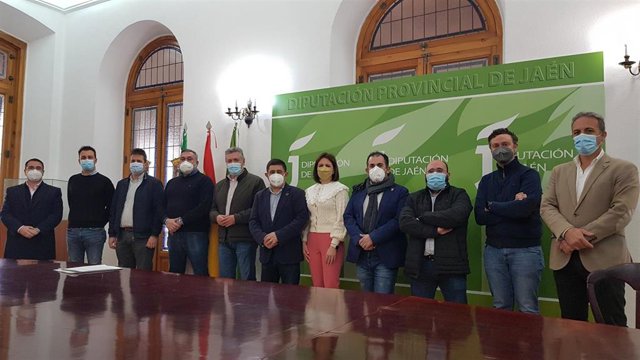 Reunión con la plataforma de alcaldes y alcaldesas en defensa de la sanidad.