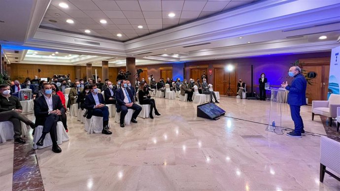 El consejero de Industria, Turismo, Innovación, Transporte y Comercio, Javier López Marcano, inaugura la Jornada Industria, turismo y transportes en la era digital organizada por Telefónica España.