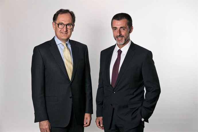 Archivo - Arxiu - El conseller executiu i director general de Crdit Andorr, Xavier Cornella, i el president del Consell d'Administració del banc, Antoni Pintat