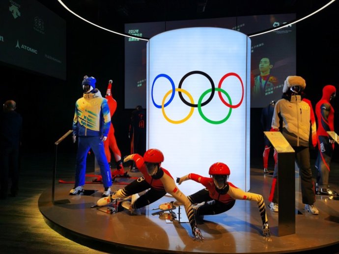 Photo shows the Winter Olympic sportswear provided by ANTA from Quanzhou, east China's Fujian Province.