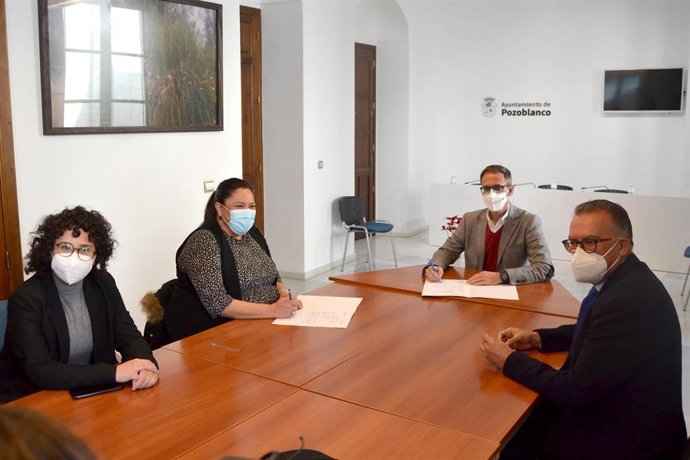 La vicepresidenta primera de la Diputación, Dolores Amo, en su visita a Pozoblanco.