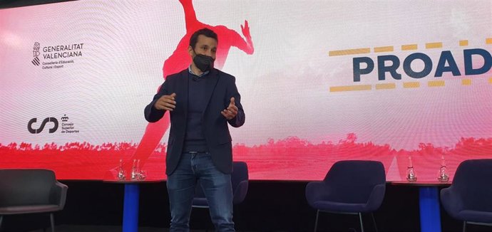 El conseller de Educación, Cultura y Deporte, Vicent Marz, presenta el programa PROAD CV