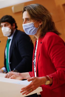 El presidente de la Región de Murcia, Fernando López Miras, y la vicepresidenta tercera y ministra para la Transición Ecológica y el Reto Demográfico (MITECO), Teresa Ribera, comparecen en rueda de prensa