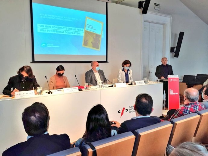 Presentación del Informe Social de la Fundació Rafael Campalans, con el expresidente del Govern José Montilla.
