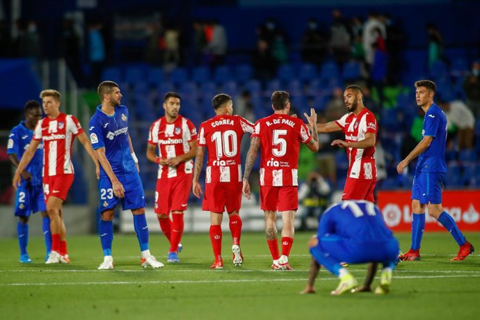 Archivo - Players of Atletico de Madrid celebrate the victory during the spanish league, La Liga Santander, football match played between Getafe CF and Atletico de Madrid at Coliseo Alfonso Perez stadium on September 21, 2021, in Getafe, Madrid, Spain.