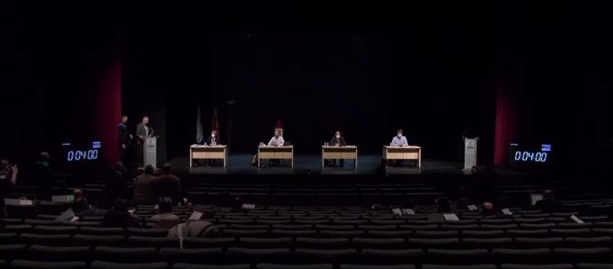 Momento do pleno do Concello de Ourense no que foi expulsado o portavoz do BNG, Luís Seara, nun encontrón co alcalde, Gonzalo Pérez Jácome