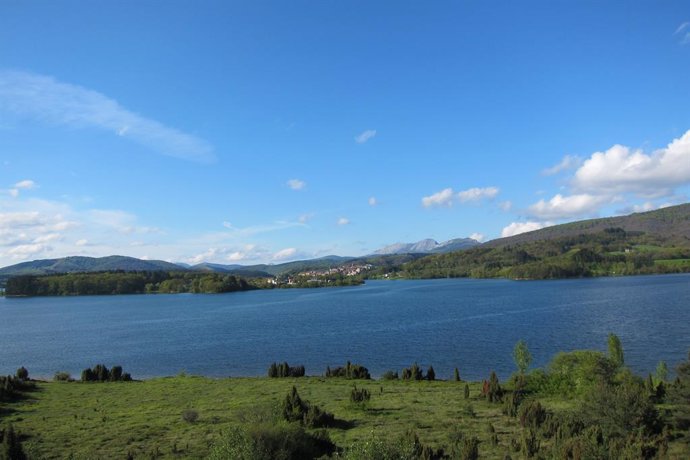 Archivo - Embalse de Urrunaga (Álava)