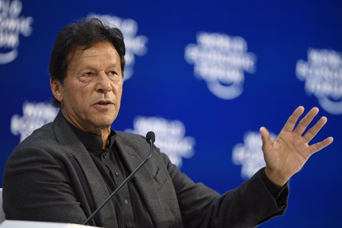 Archivo - El primer ministro de Pakistán, Imran Jan, en Davos