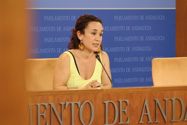Archivo - La parlamentaria andaluza por Córdoba de Unidas Podemos por Andalucía (UPporA), Ana Naranjo, en la Cámara autonómica, en una foto de archivo.