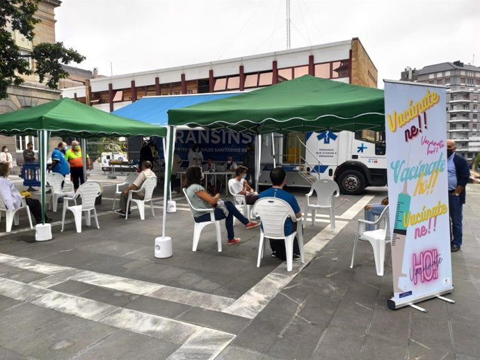 Archivo - Jornada de vacunación contra el coronavirus en Oviedo, vacunas, pfizer, Covid-19.