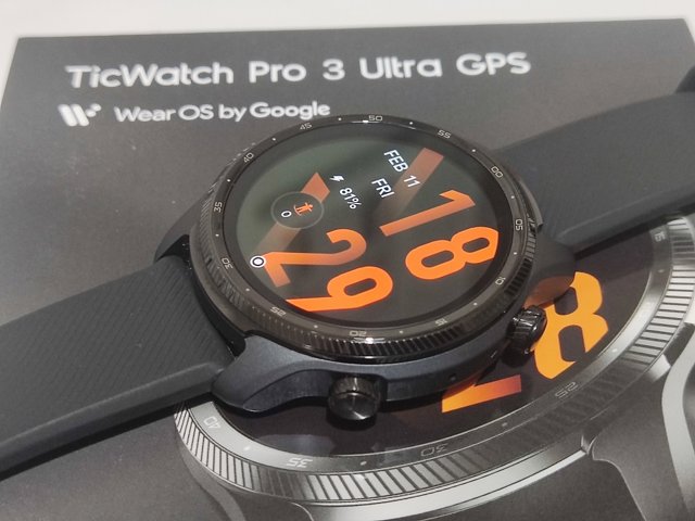 Mobvoi Ticwatch Pro 3 Ultra.