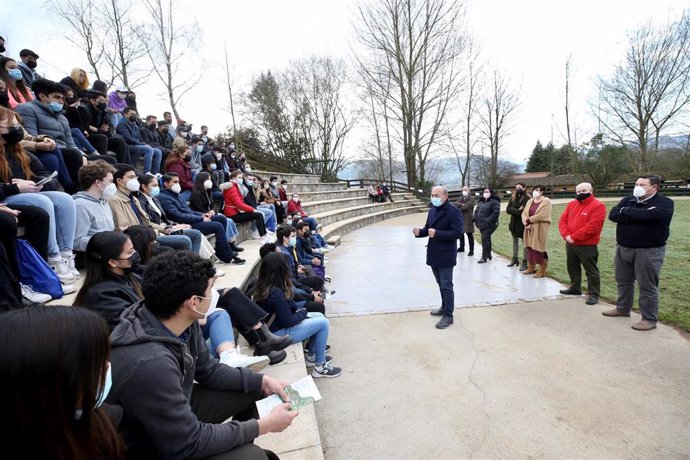 Marcano recibe a los nuevos alumnos internacionales de Uneatlántico en una jornada de convivencia en el Parque de la Naturaleza de Cabárceno.