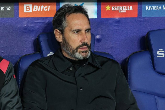 Vicente Moreno, head coach of Espanyol looks on during the spanish league, La Liga Santander, football match played between RCD Espanyol and Real Betis at RCDE stadium on January 21, 2022, in Cornelia, Barcelona, Spain.