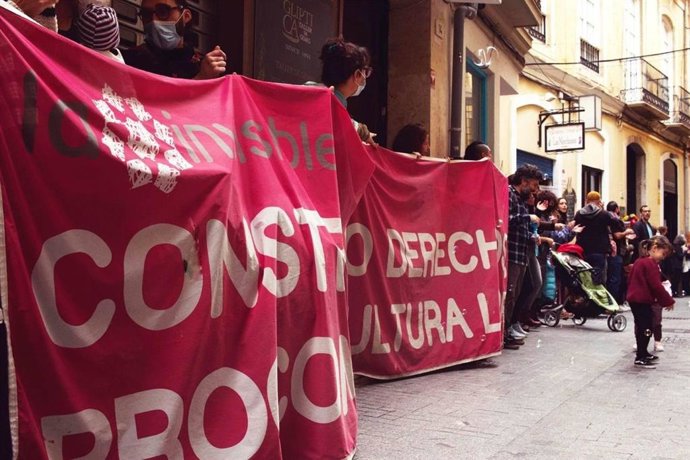 Cadena humana en La Insivible