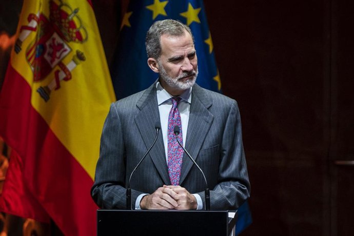 El Rey Felipe VI y presidente de Honor de la Fundación CODESPA, preside la entrega de la XXI edición de los premios Codespa, en CaixaForum Madrid, a 1 de febrero de 2022, en Madrid (España). 