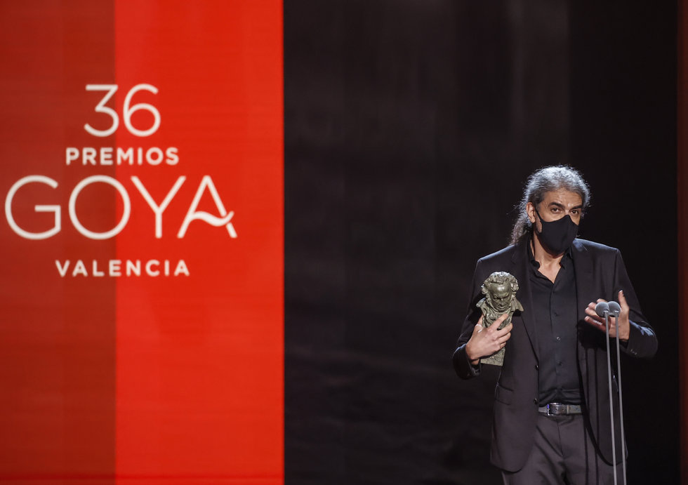 El director Fernando León de Aranoa recoge el Goya en la 36 gala de los Premios Goya, en el Palau de les Arts de Valencia, a 12 de febrero de 2022, en Valencia, Comunidad Valenciana, (España)