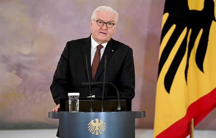 08 February 2022, Berlin: German President Frank-Walter Steinmeier speaks at the award ceremony of the Grand Cross of Merit with Star of the Order of Merit of the Federal Republic of Germany to Sir Simon Rattle, the long-time principal conductor of the 