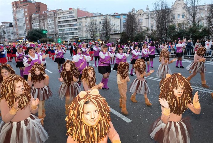Archivo - Desfile Carnaval en Santander.- Archivo