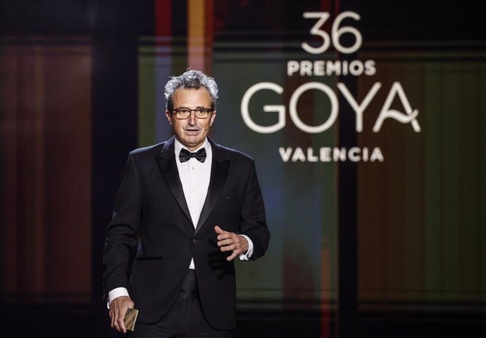 El director de la Academia de Cine, Mariano Barroso, durante su intervención en la 36 gala de los Premios Goya, en el Palau de les Arts de Valencia, a 12 de febrero de 2022, en Valencia, Comunidad Valenciana, (España)