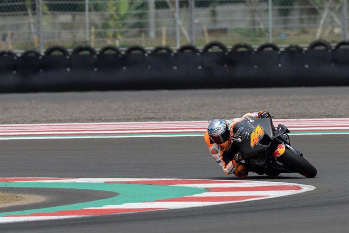 El piloto español Pol Espargaró (Repsol Honda) en el test del circuito de Mandalika
