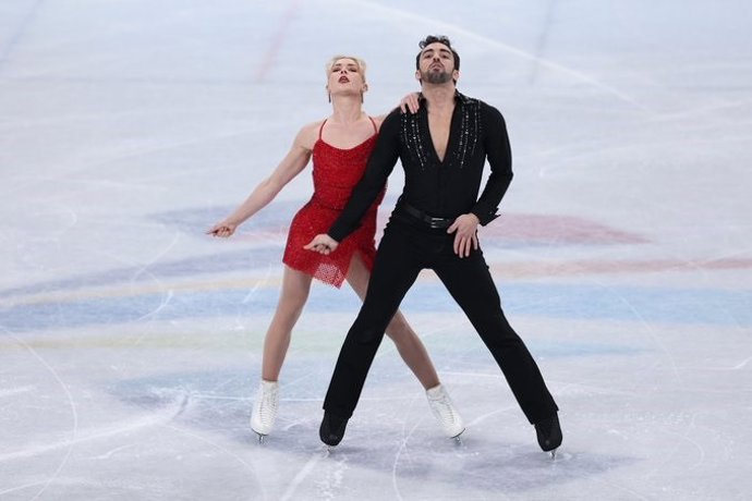 Los patinadores españoles Olivia Smart y Adrián Díaz