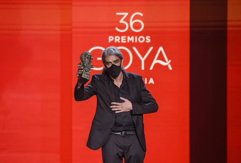 El director Fernando León de Aranoa recoge el Goya en la 36 gala de los Premios Goya, en el Palau de les Arts de Valencia, a 12 de febrero de 2022, en Valencia, Comunidad Valenciana, (España). La  Academia de las Artes y las Ciencias Cinematográficas d
