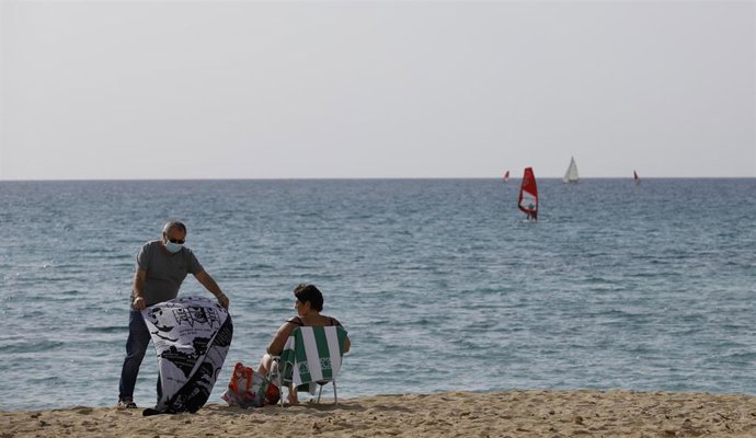 Turistas en el Arenal este febrero.
