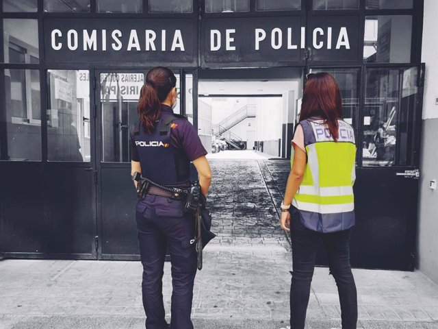 Archivo - Alicante.- Sucesos.- Detenidos 11 jóvenes por causar 2.000 euros en daños en una casa que alquilaron para fiesta ilegal